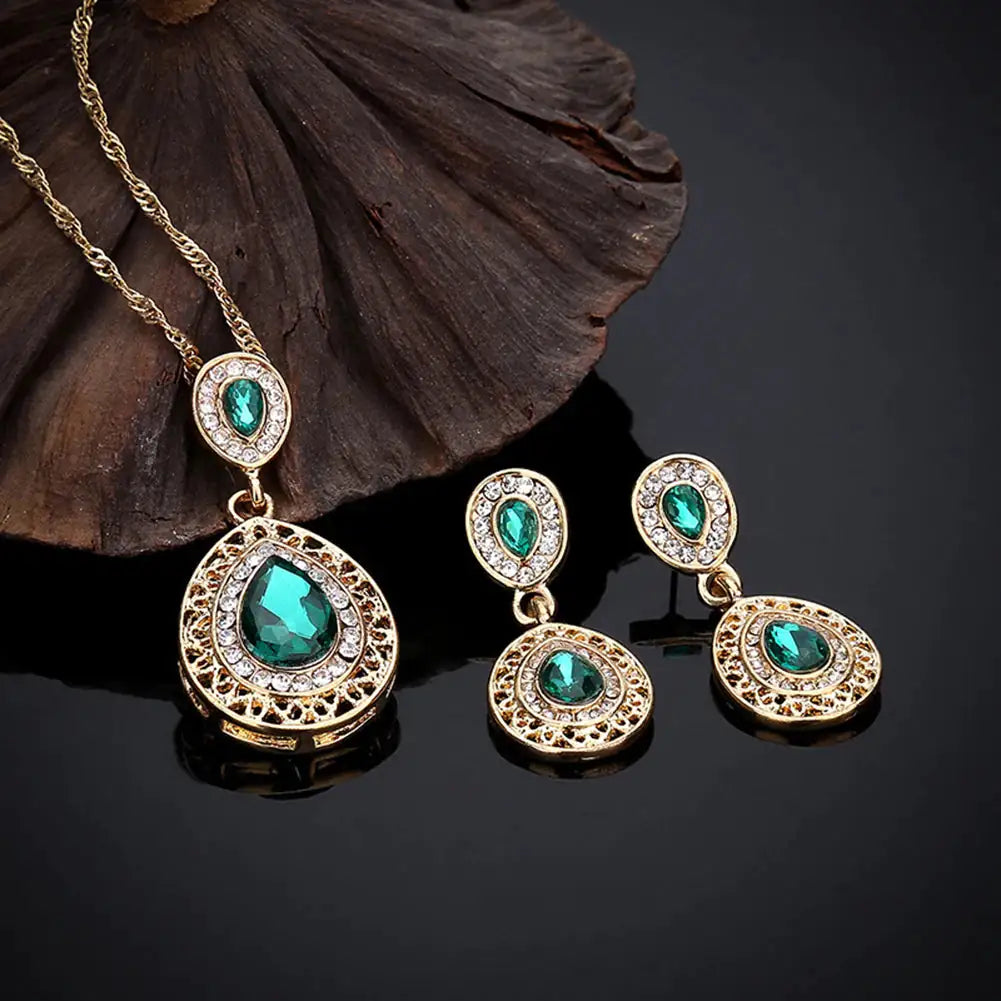 Stunning Crystal Jewelry Set